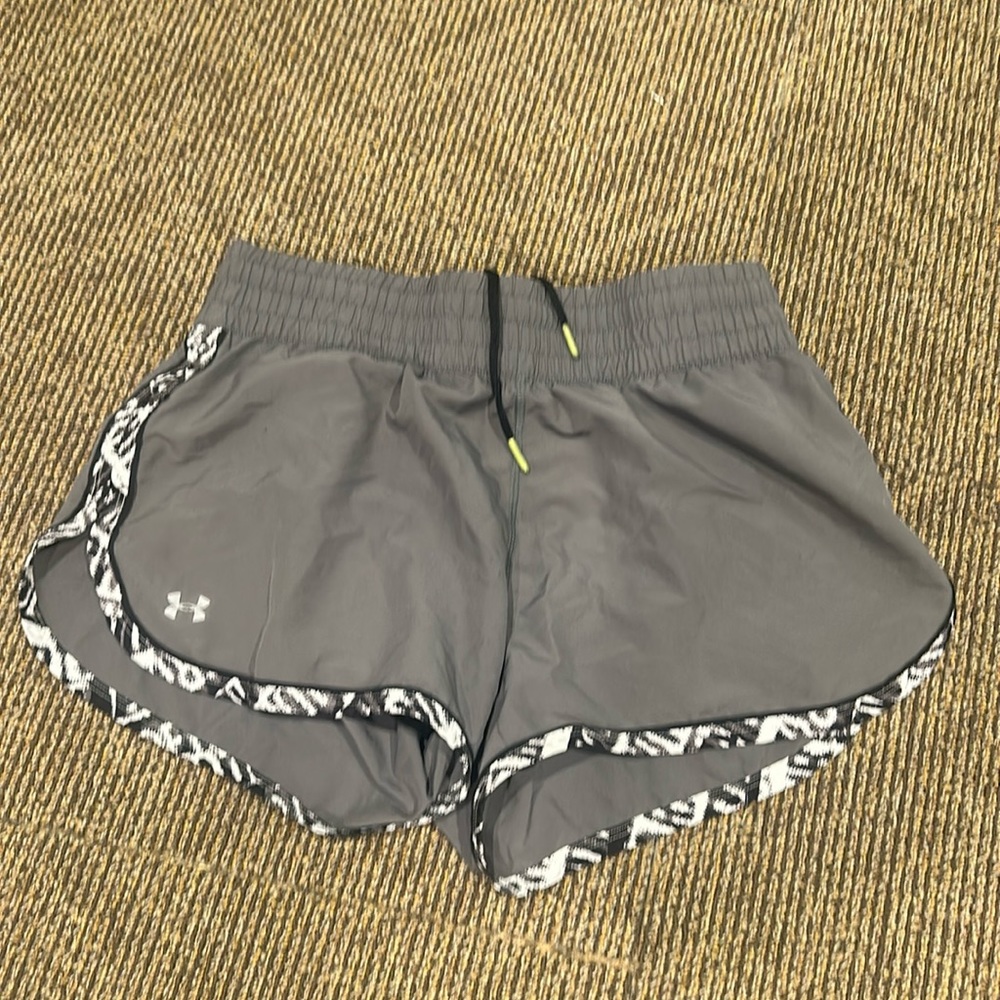 Under Armour Shorts gray